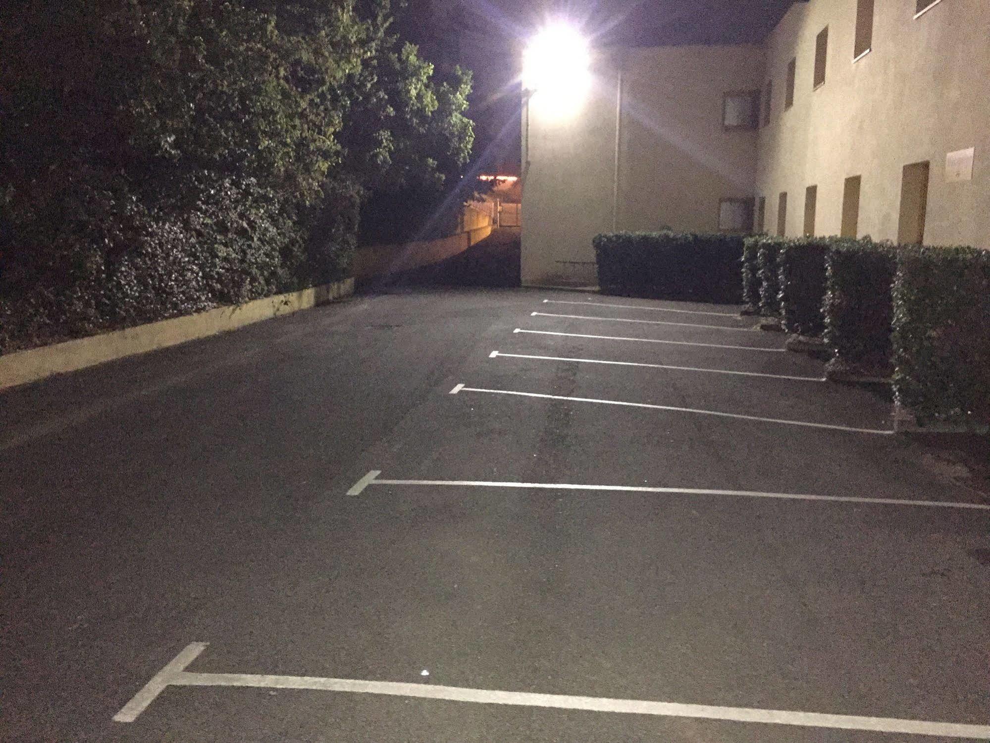 The Originals Access, Est Hotel